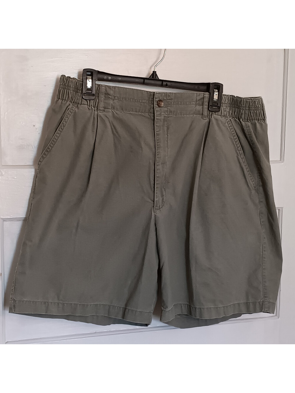 Consensus Sportswear Shorts Sz 38 Men Olive Green Partial Elastic Waist Stretch